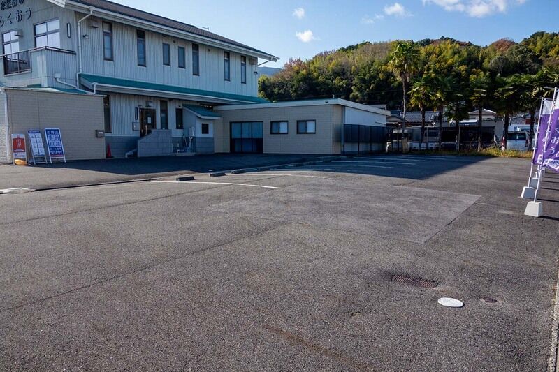 小さなお葬式 おごとホール 駐車場1