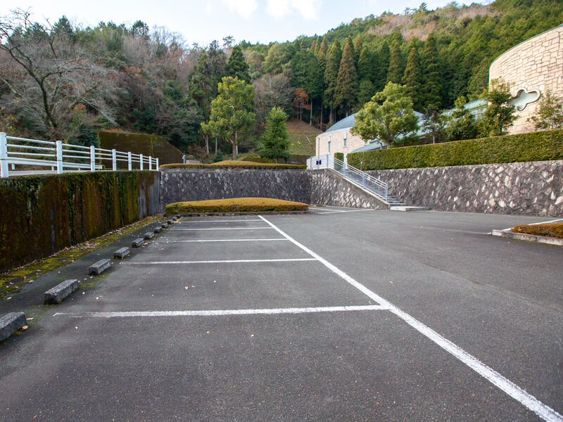 綾部市斎場 駐車場
