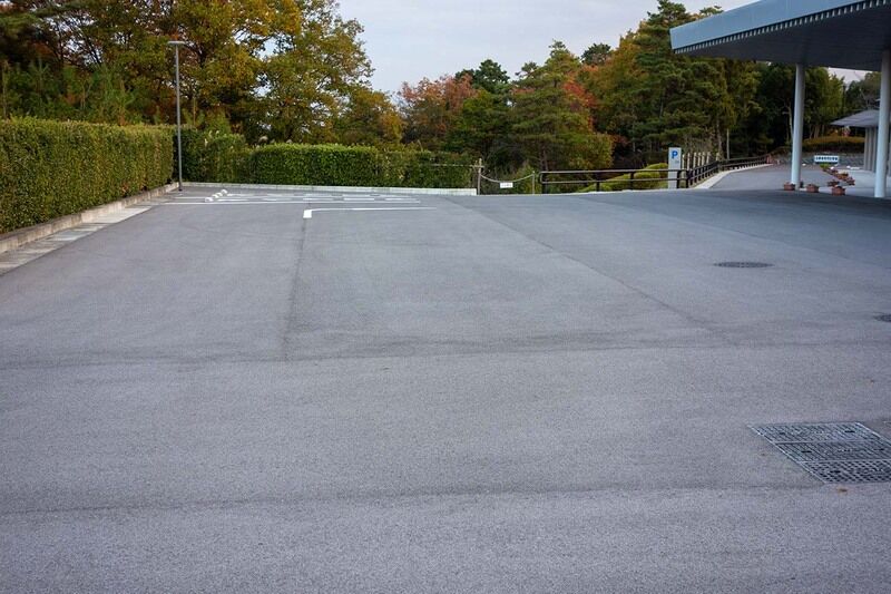 布引斎苑 駐車場1