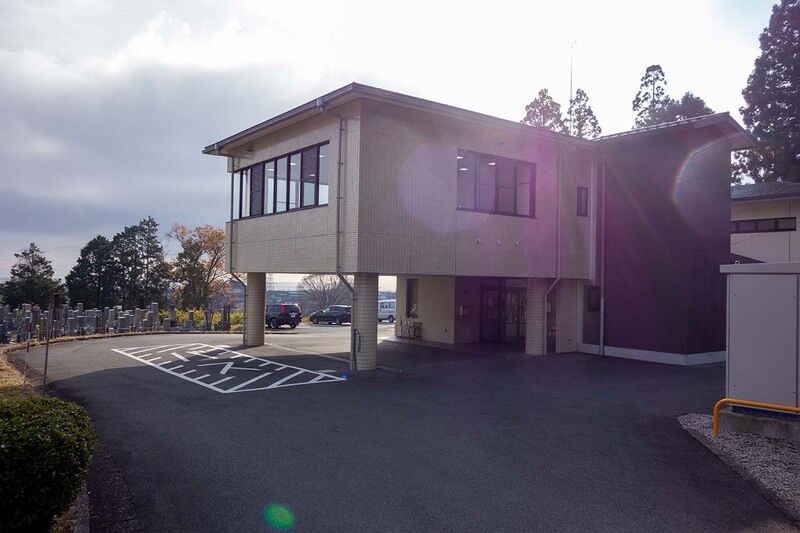 高島市斎場 外観1