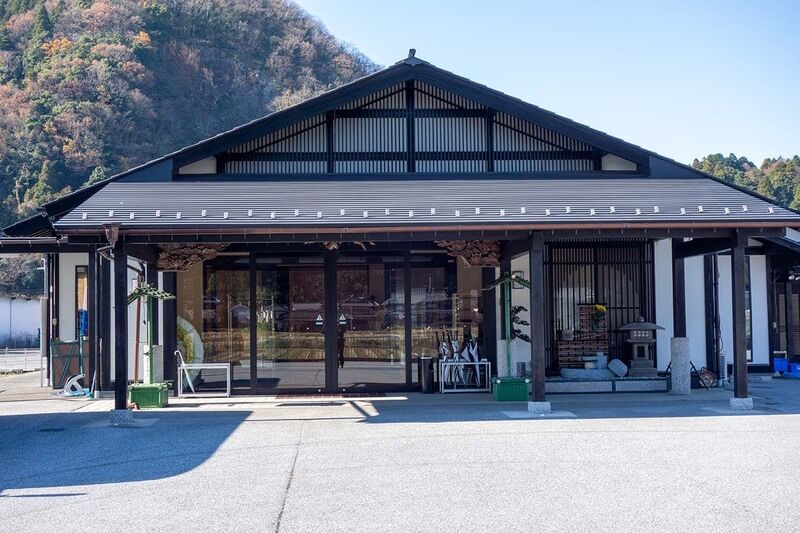 湖北斎場虹ます 外観2