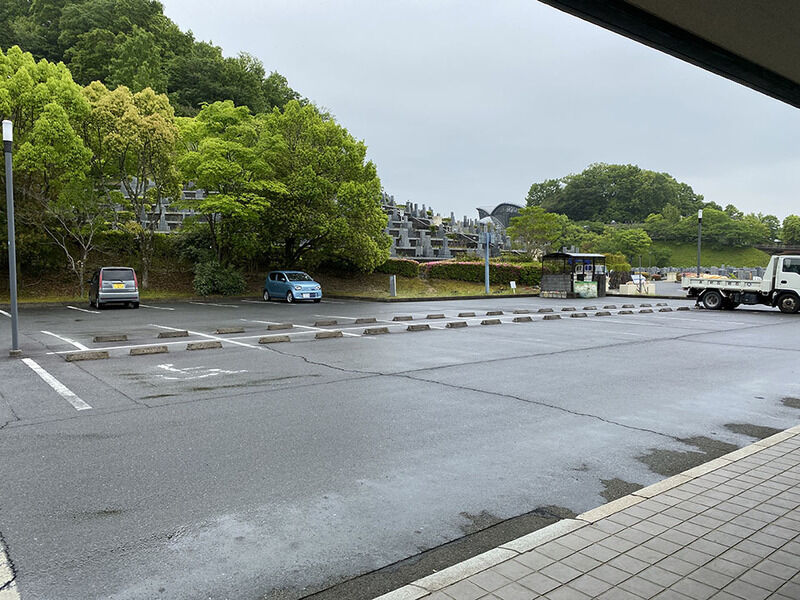 橿原市営斎場 駐車場