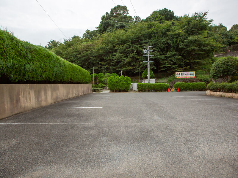 竜の子斎場 駐車場