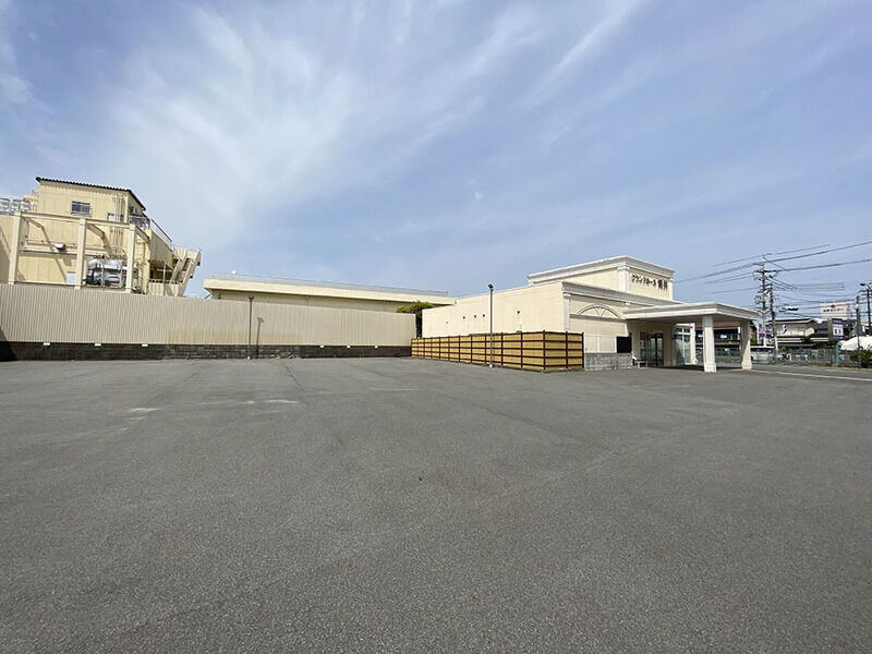 グランドホール筒井 駐車場