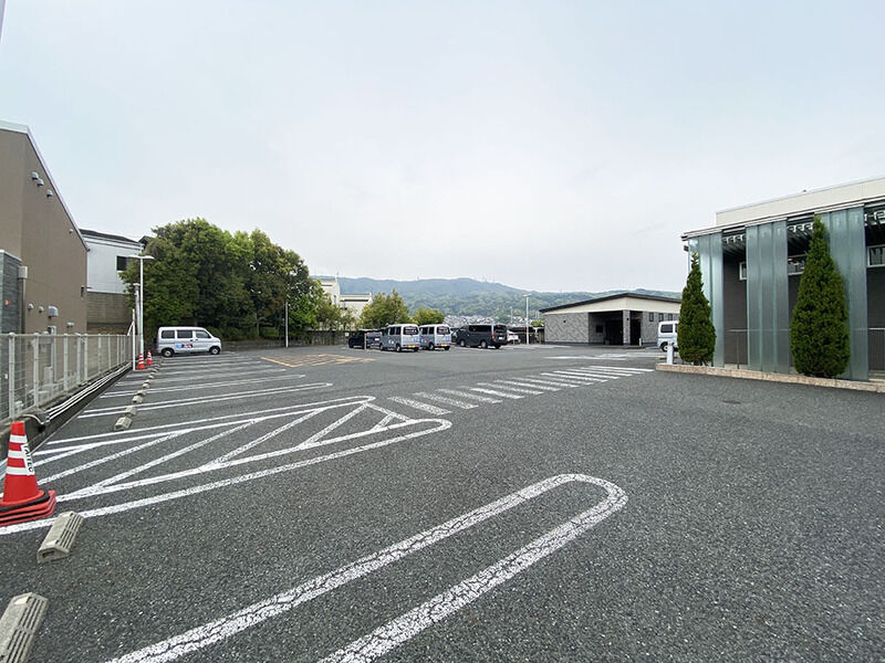 セレミューズ生駒 駐車場