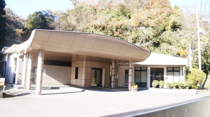 岩出市火葬場 建物外観＆エントランス
