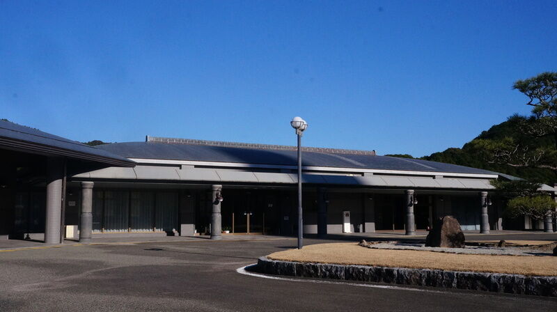白浜町斎場 エントランス1