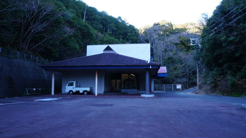 日置川斎場 エントランス1