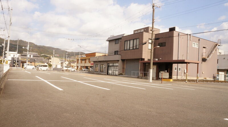 六十谷ホール 駐車場1