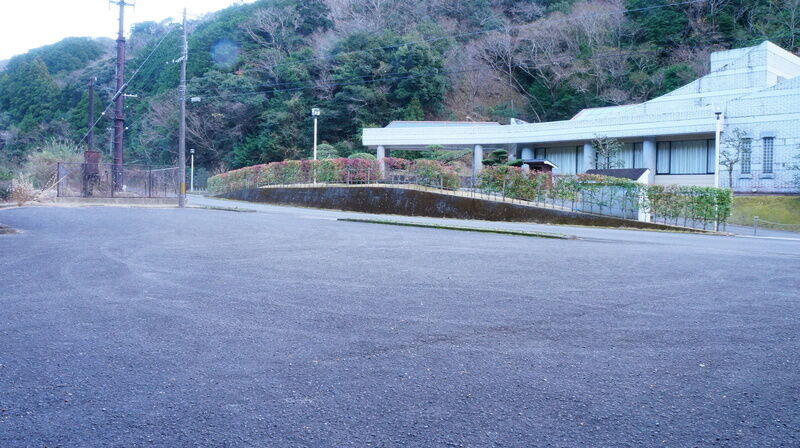 川辺斎場 駐車場