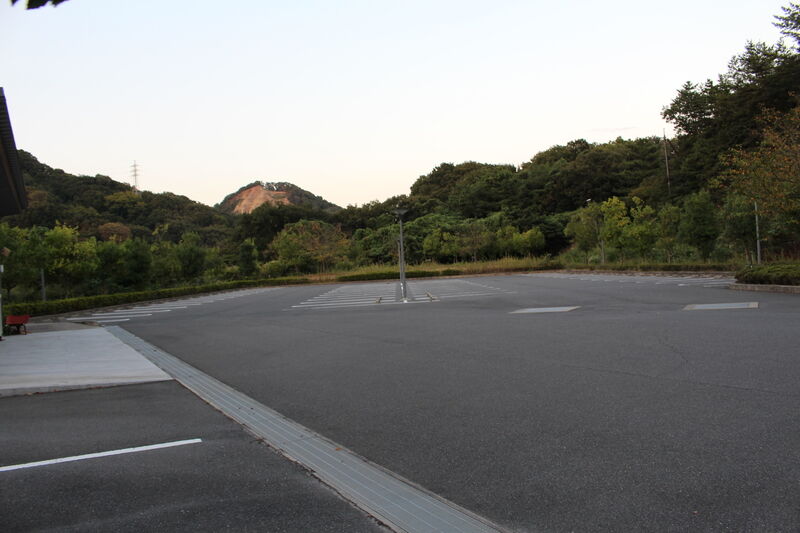 玉野市斎場 駐車場１