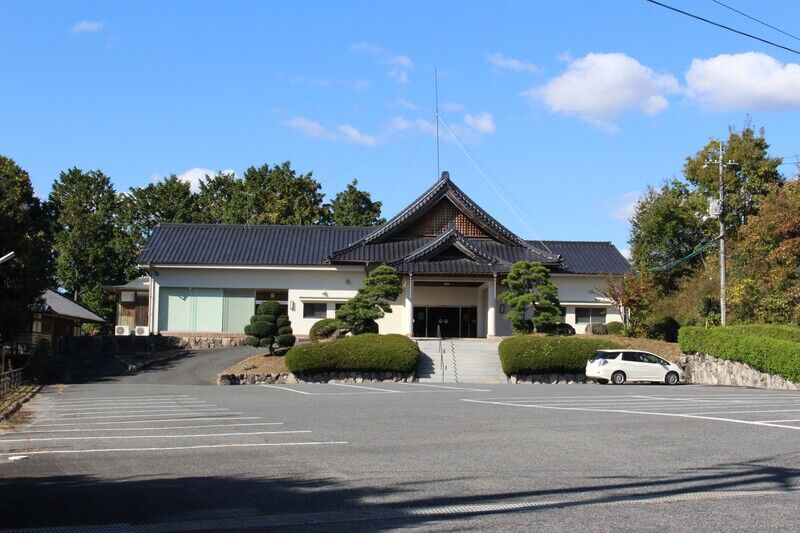 勝央町営長尾山斎場 外観２