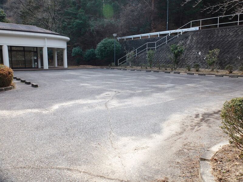 河内斎場 駐車場1