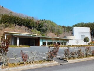上下斎場翁苑