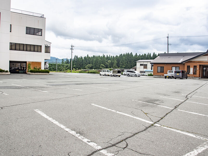 みちのく葬祭ホールやすらぎ 駐車場