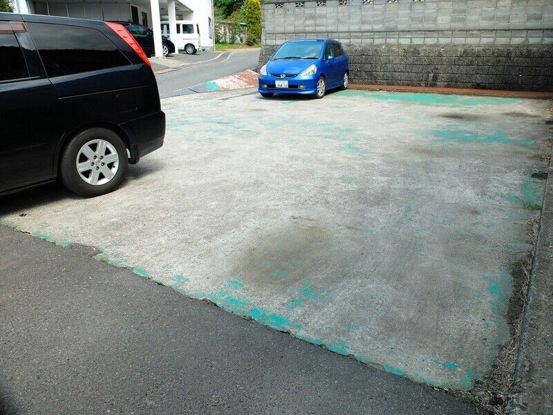 仏商会館 駐車場2