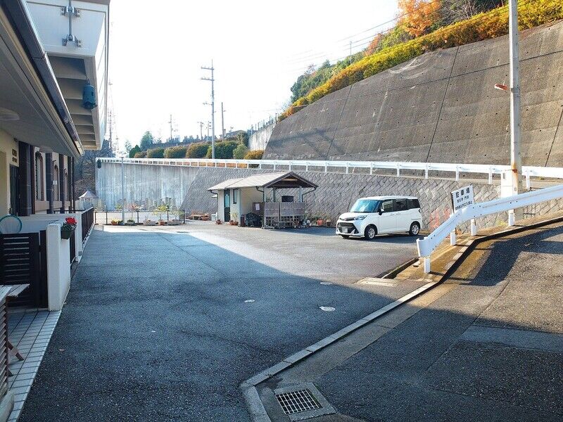 教伝寺会館 駐車場1