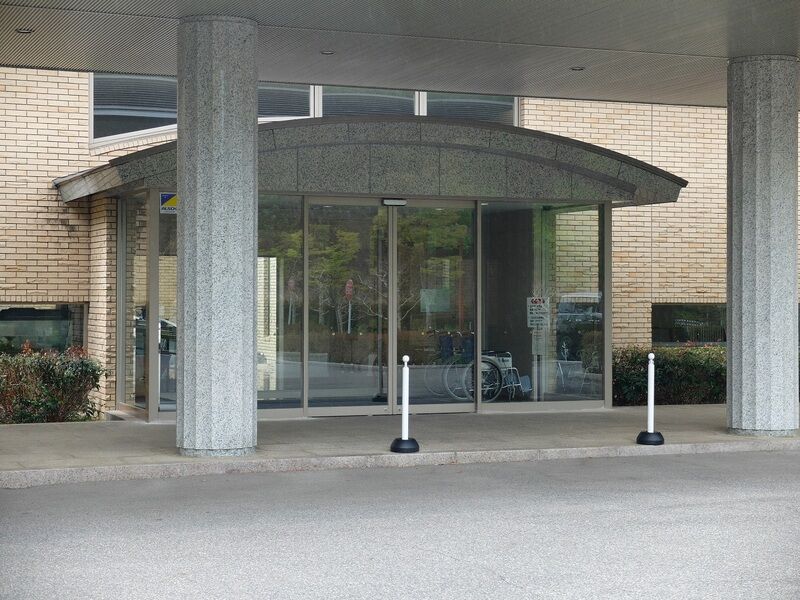 府中・新市斎場やすらぎ苑 入口