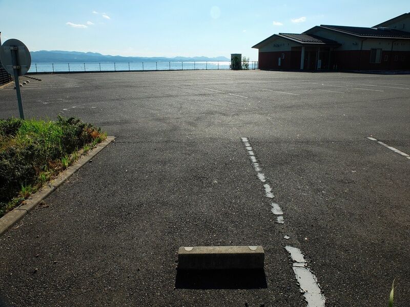 虹のホール こほく 駐車場1