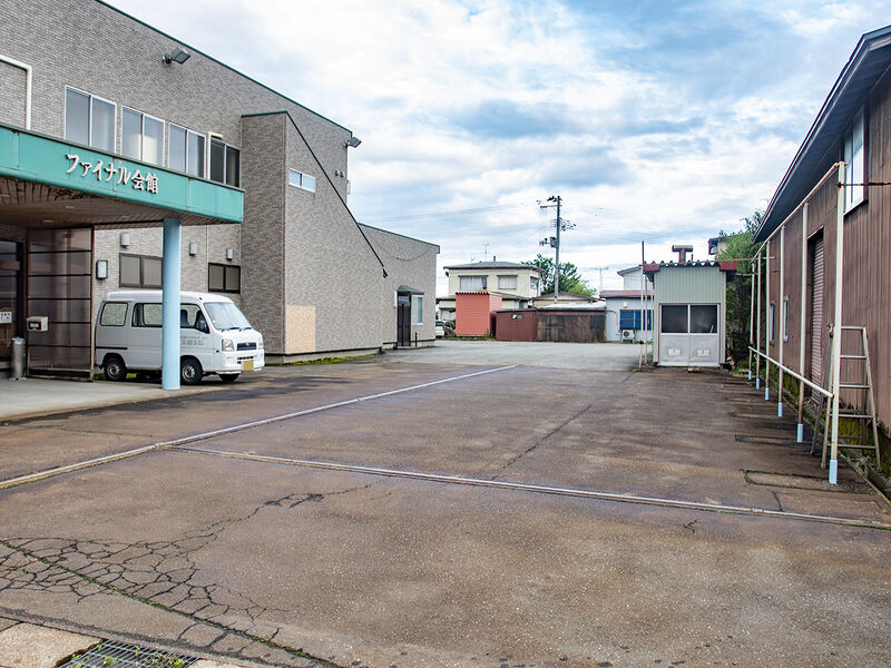 ファイナル会館 駐車場