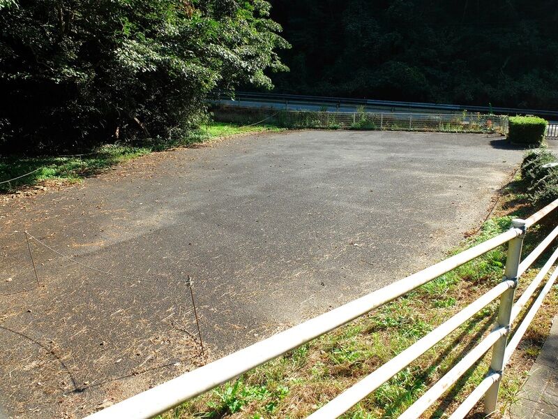 温泉津葬斎場 駐車場