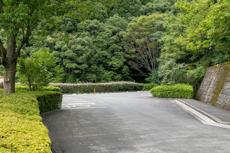 山口市仁保斎場 駐車場