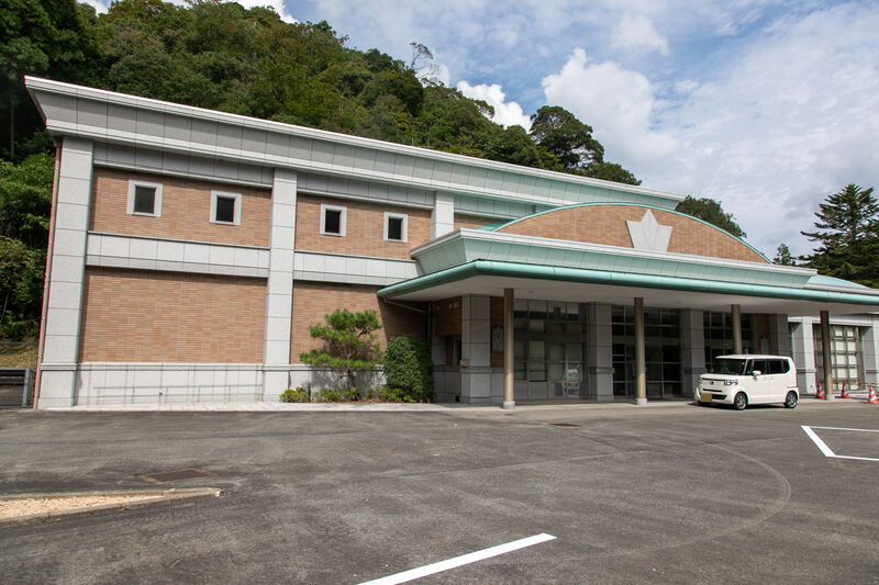 山口市徳地斎場 外観 (1)