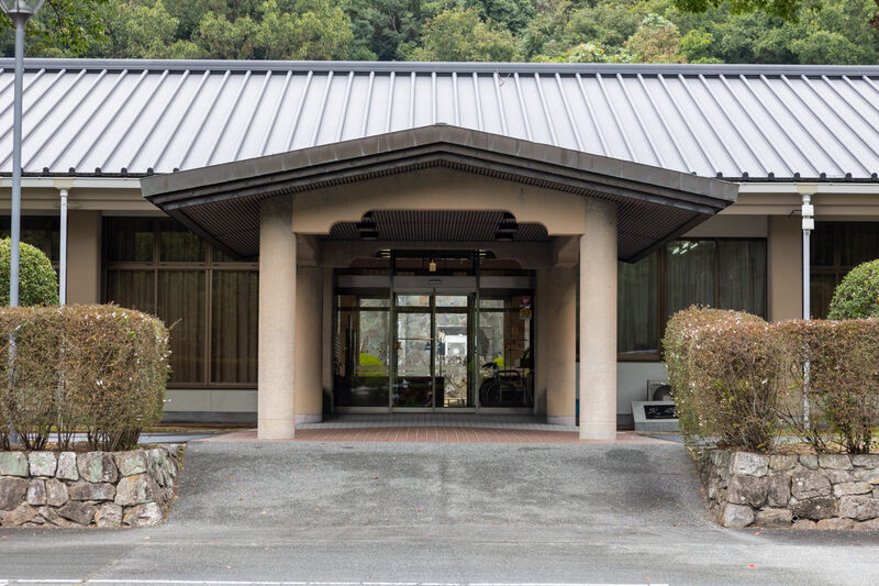 山口市嘉川斎場浄明苑 入口