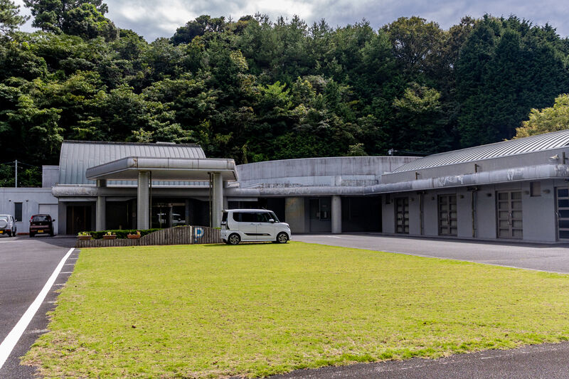 新南陽斎場 外観 (1)