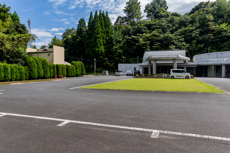 新南陽斎場 駐車場