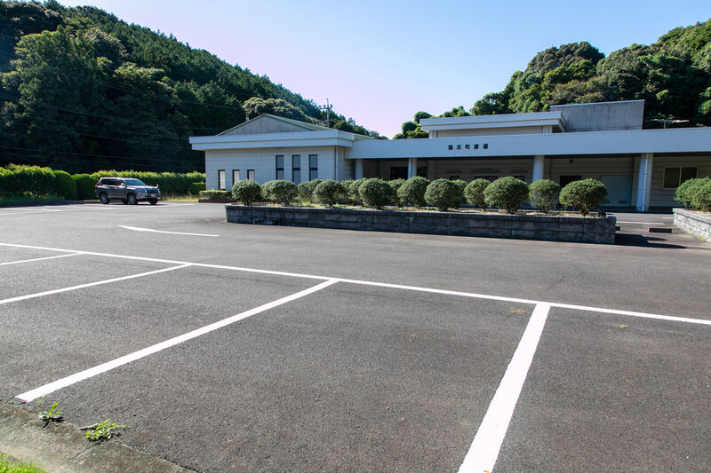 豊北斎場 駐車場