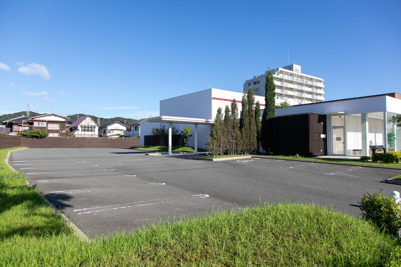 家族葬の飛鳥会館 長府店 駐車場 (2)