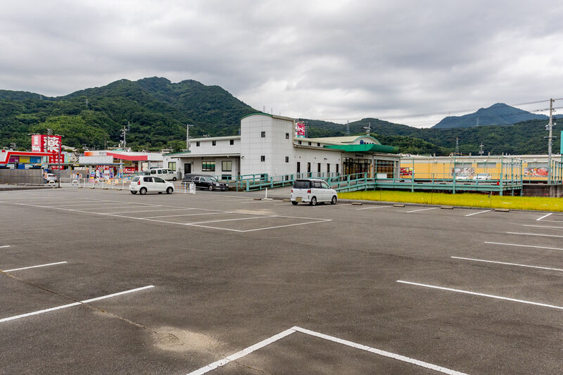 向西会館しんなんよう本館 駐車場 (1)