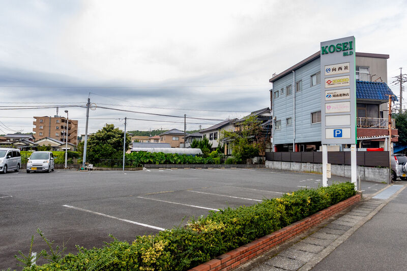 向西ビル 駐車場 (2)