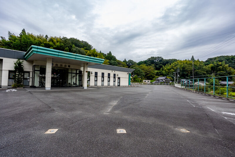向西会館くまげ 駐車場