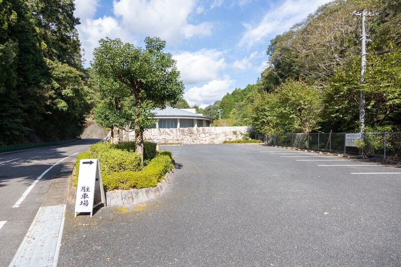 美祢市斎場「ゆうすげ苑」 駐車場