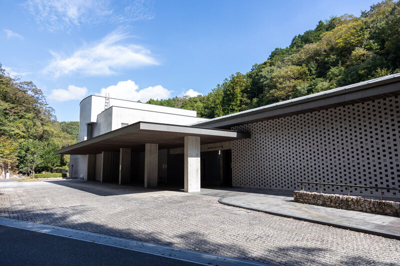 美祢市斎場「ゆうすげ苑」 外観 (2)