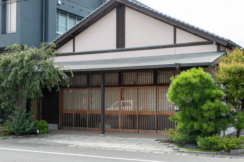 ベルホール萩 入口