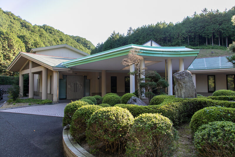 長門市長門斎場 外観 (2)