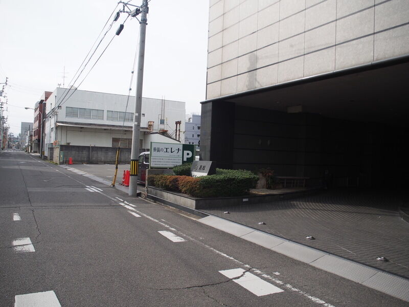 エレナホール塩上 駐車場１