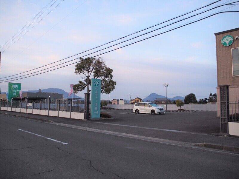 ベルモニー会館 郡家 駐車場１
