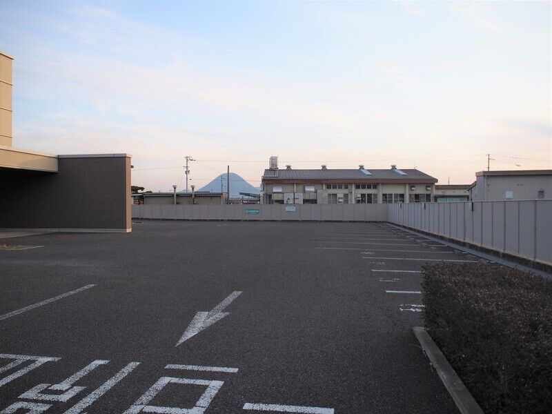ベルモニー会館 善通寺東 駐車場１