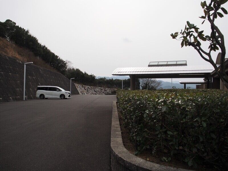 さぬき市斎場 駐車場１