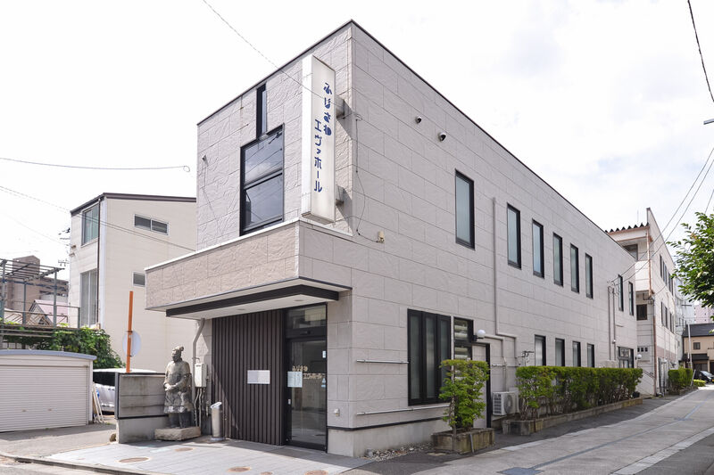 エヴァホール材木町