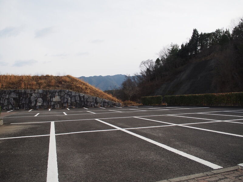 東かがわ市白鳥斎苑 駐車場１