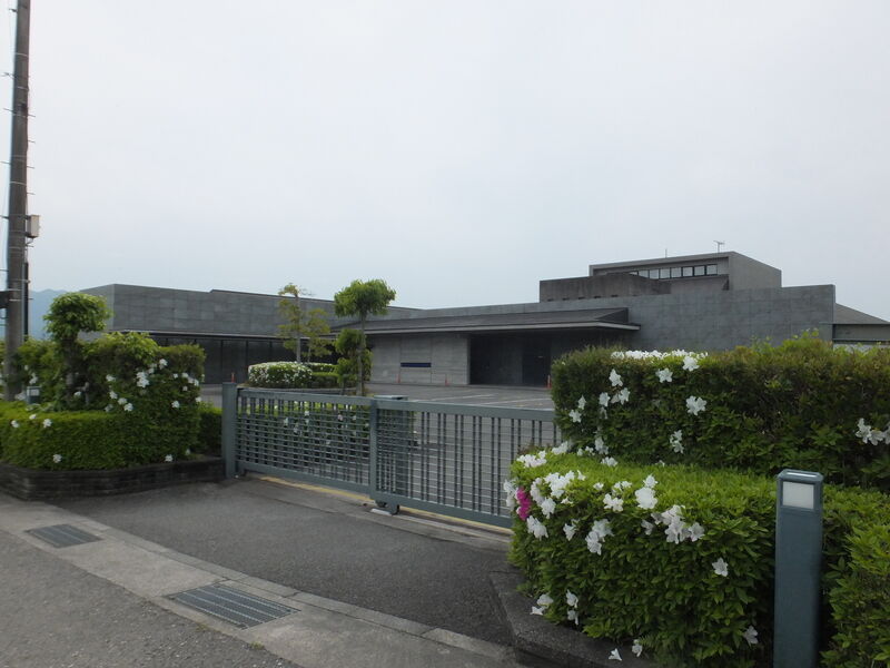 吉野川市斎場 駐車場１