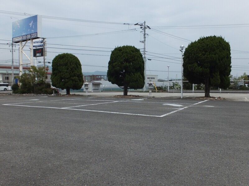 吉野リバーホール 駐車場２