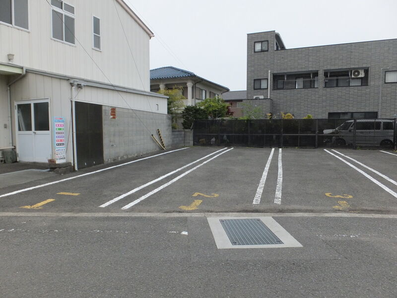 株式会社ホワイトリース レンタルハウス 駐車場１