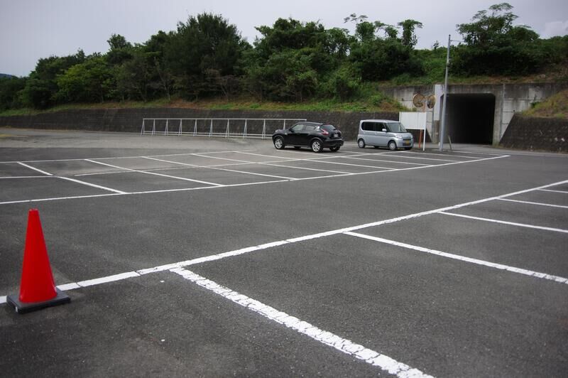 県西セレモニーホール 駐車場