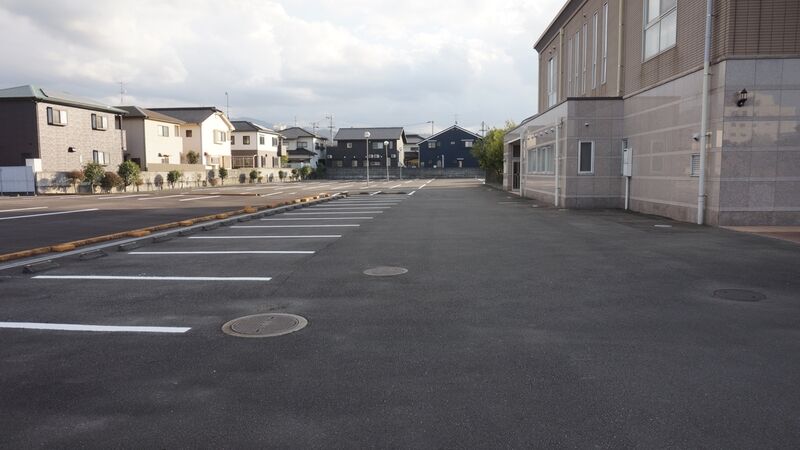 ベルモニー会館 伊予 駐車場